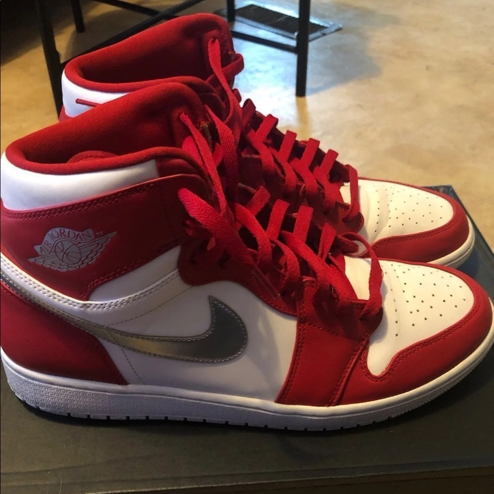 Air Jordan 1 high Silver Medal size 13